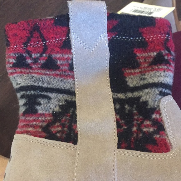 NWT Toms booties, desert taupe suede/wool, 8.5 - Picture 5 of 7